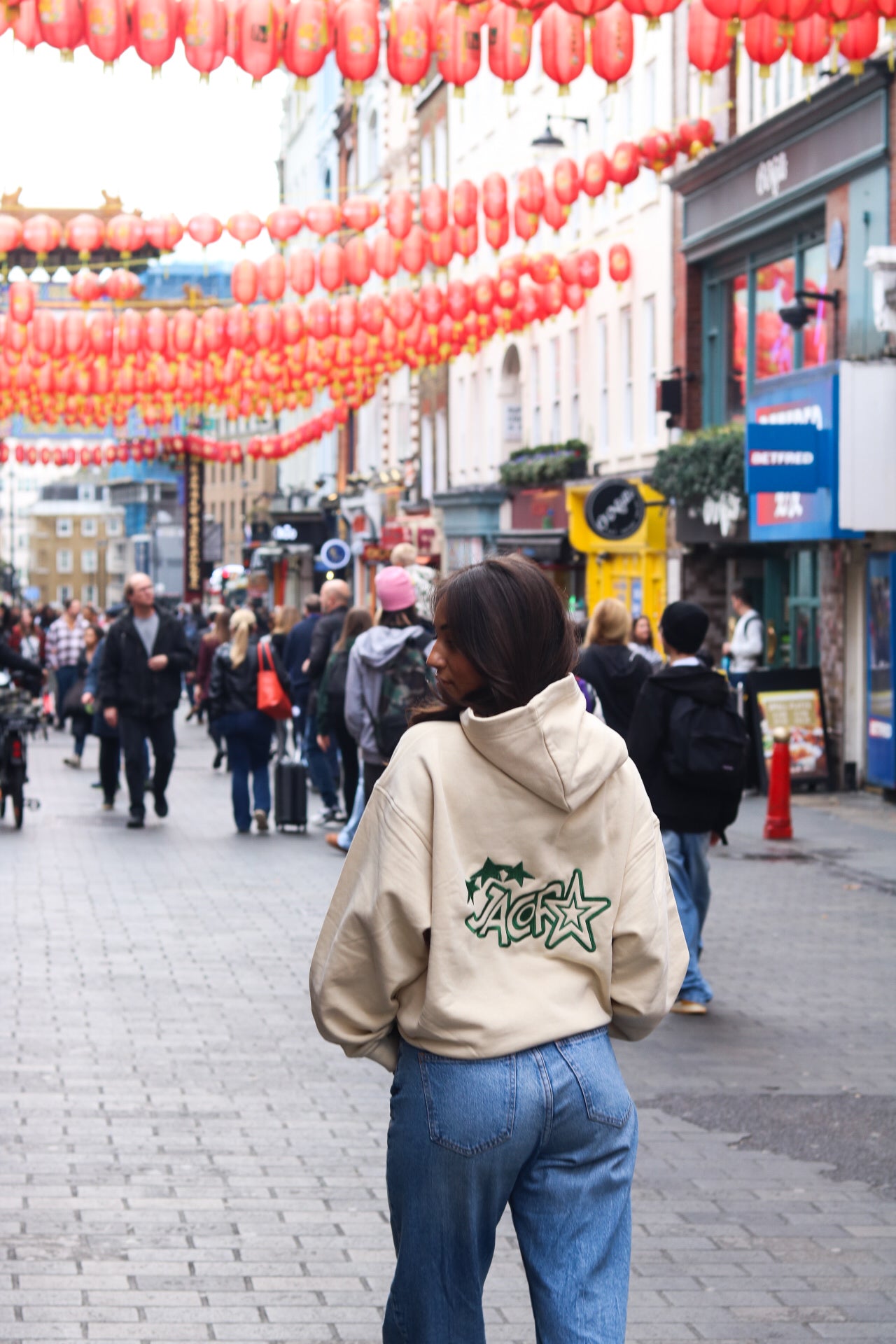 A UNIQUE STYLE FOR AN EXTRAODINARY WORLD