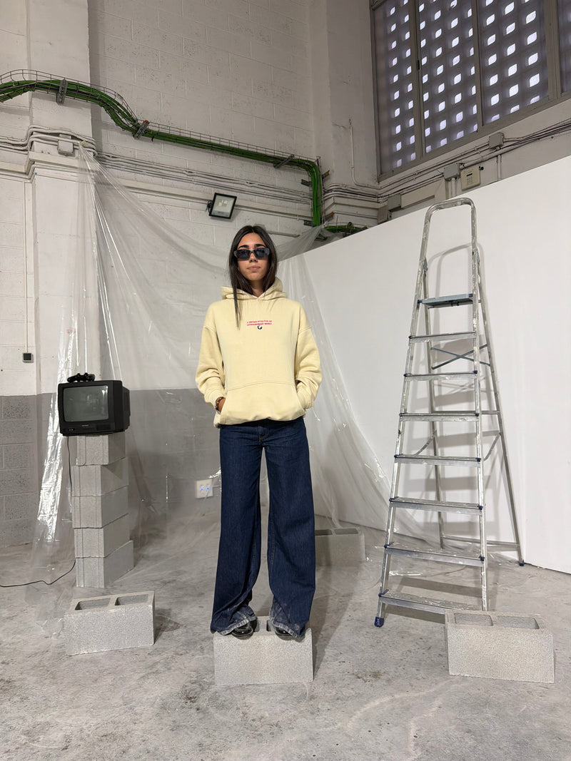 A UNIQUE STYLE FOR AN EXTRAODINARY WORLD HOODIE CREAM