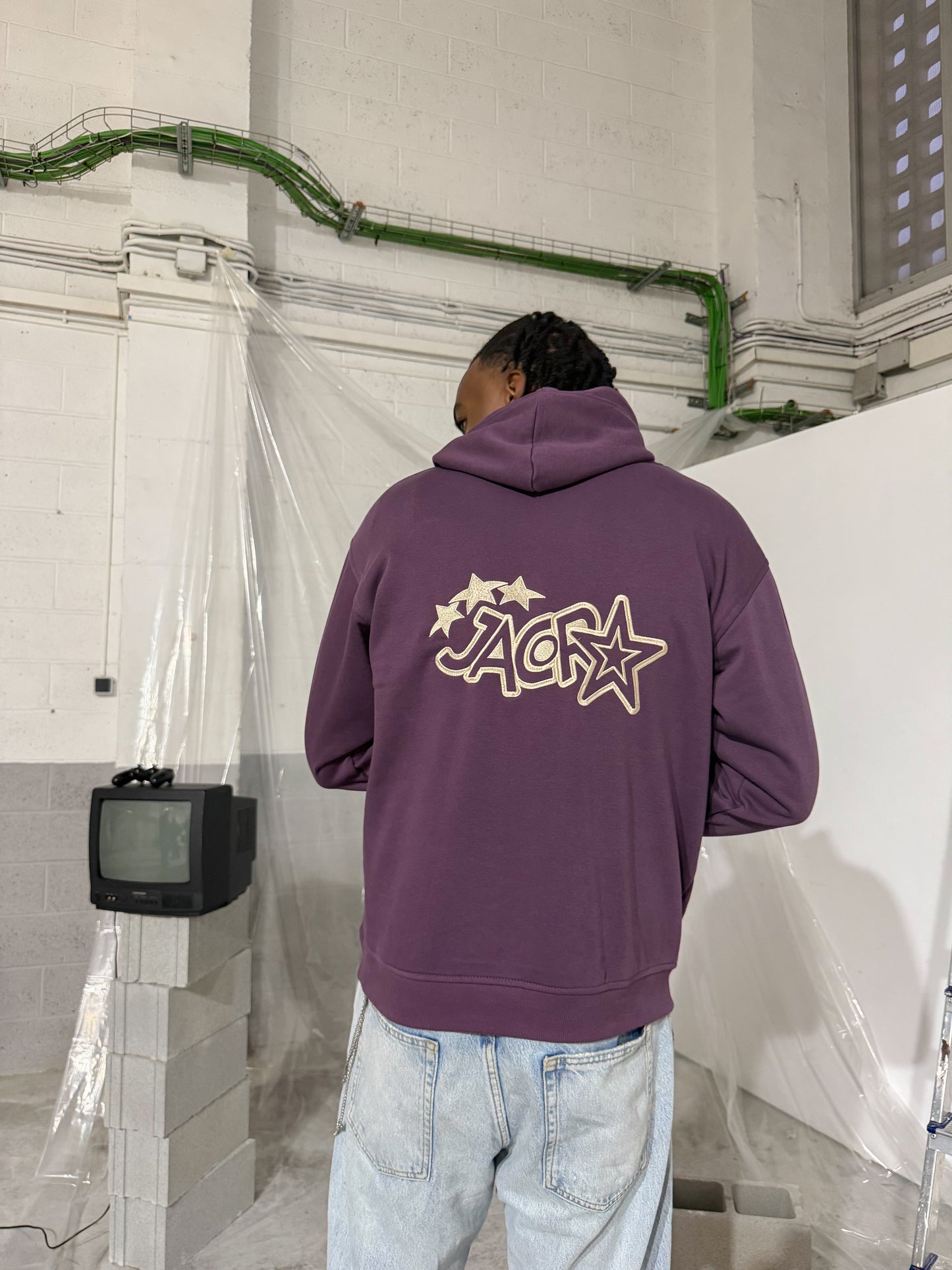 A UNIQUE STYLE FOR AN EXTRAODINARY WORLD /Burdeos